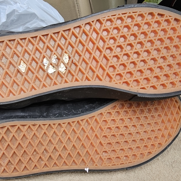 All black vans slip on, skateboarding pop Cush insole,great like new shape - Picture 3 of 5
